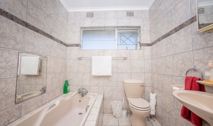 4 Bedroom Property for Sale in Queensberry Bay Eastern Cape